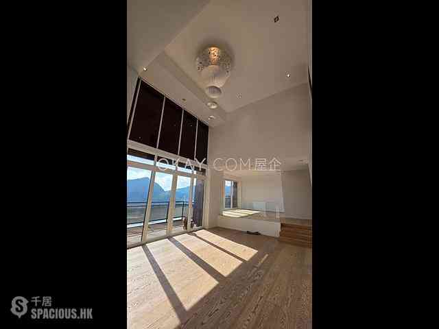 Repulse Bay - The Somerset 01