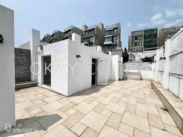 Chung Hom Kok - Pinewaver Villas 18