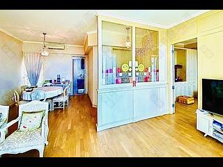 Pok Fu Lam - Villas Sorrento 03