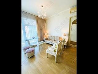 Pok Fu Lam - Villas Sorrento 05