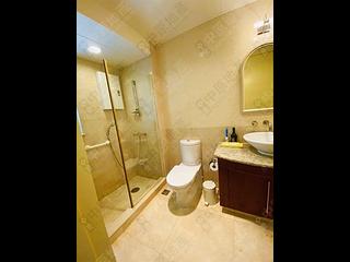 Pok Fu Lam - Villas Sorrento 07