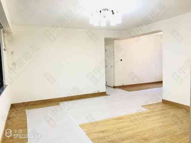 Sai Ying Pun - Wing Cheung Court 01