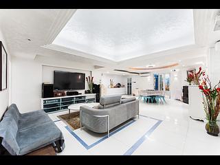 The Peak - Peak Villas 11