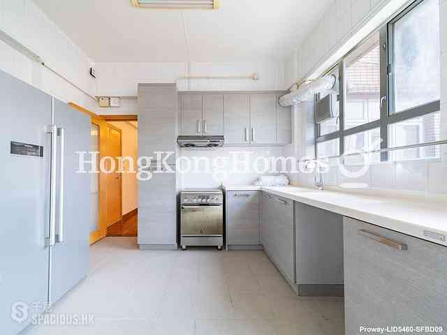 The Peak - Vivian Court 10