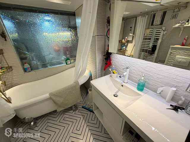 Sheung Wan - Midland Centre Block B 04