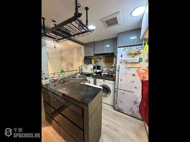 Sheung Wan - Midland Centre Block B 05