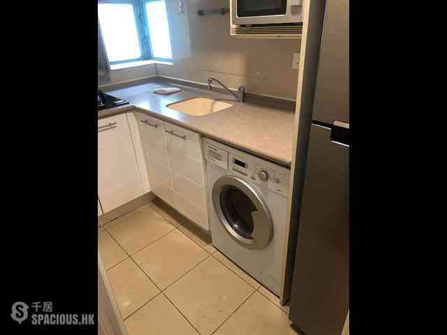 Sheung Wan - Queen's Terrace Block 2 06