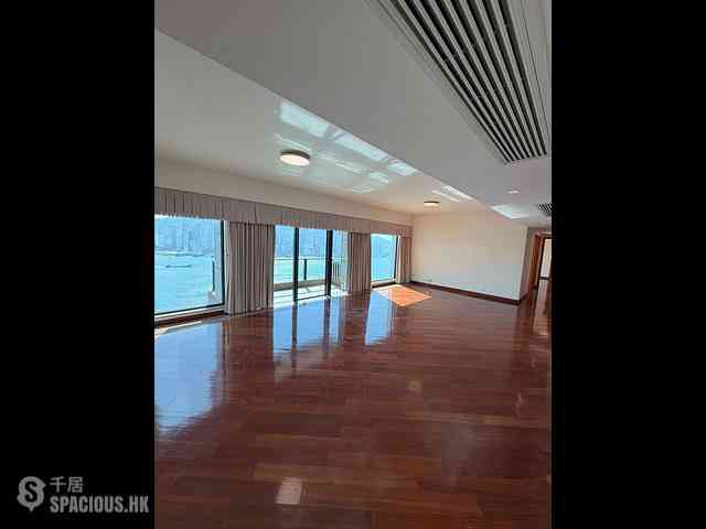 West Kowloon - The Arch Sky Tower (Block 1) 01