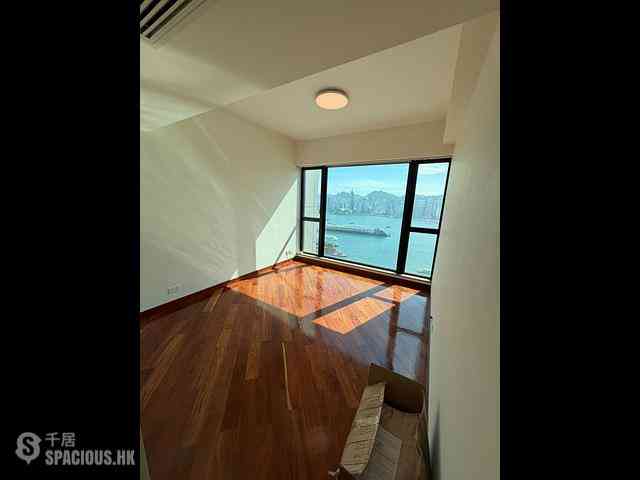 West Kowloon - The Arch Sky Tower (Block 1) 04