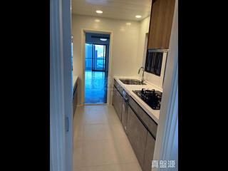 Mid Levels East - Bowen Place 04