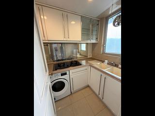 Cheung Sha Wan - Banyan Garden Phase 2 Block 8 03