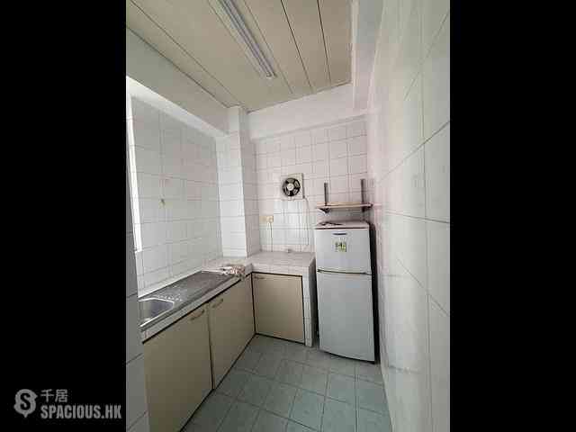 Wan Chai - Chuen Fung House 04