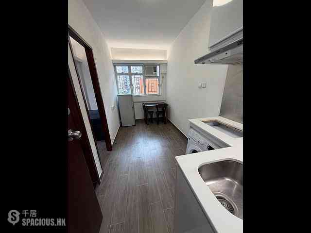 Sai Ying Pun - 35-39, Third Street 01