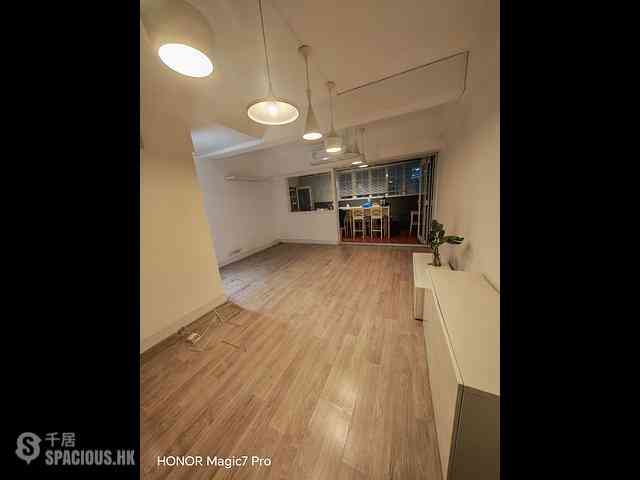 Wan Chai - Tung Kai Building 03