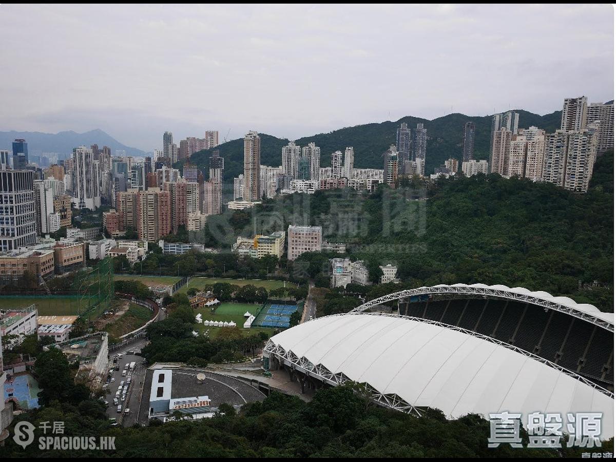 Happy Valley - Broadwood Twelve 01