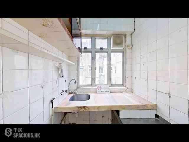 Ap Lei Chau - 10-12, Wai Fung Street 07
