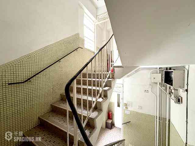 Ap Lei Chau - 10-12, Wai Fung Street 24