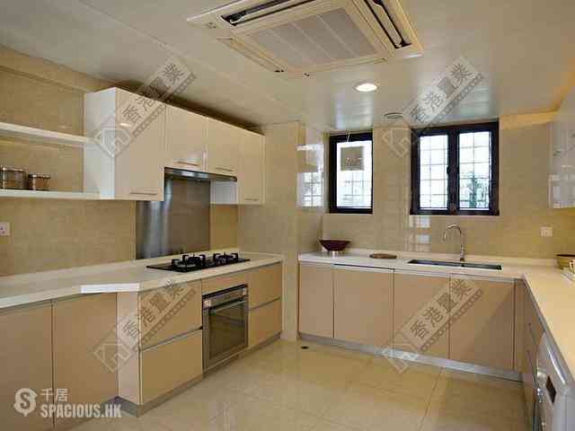 Chung Hom Kok - Coral Villas 08