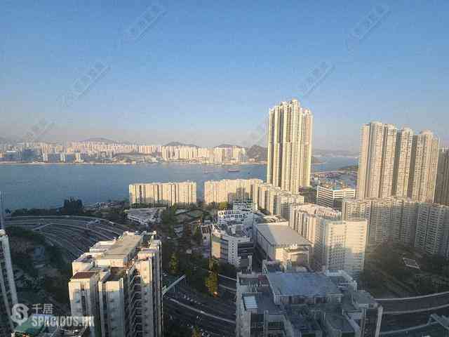 Quarry Bay - The Holborn 01
