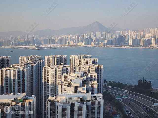 Quarry Bay - The Holborn 02