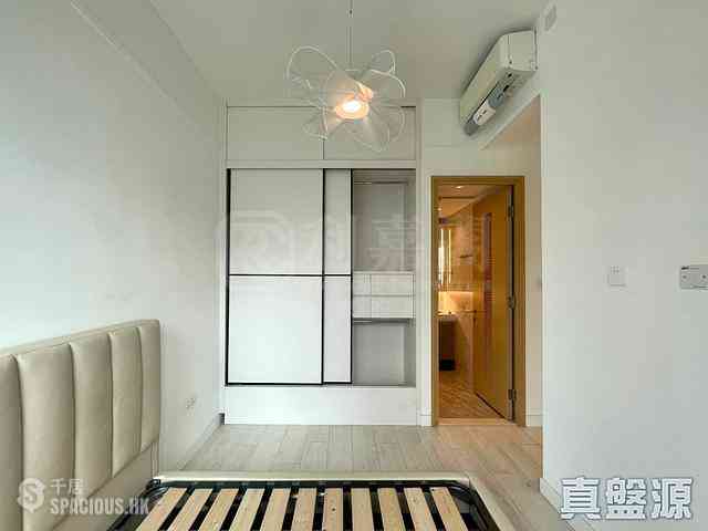 Tseung Kwan O - Twin Peaks Block 1 05