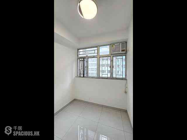Wan Chai - Kwong Tak Mansion 03