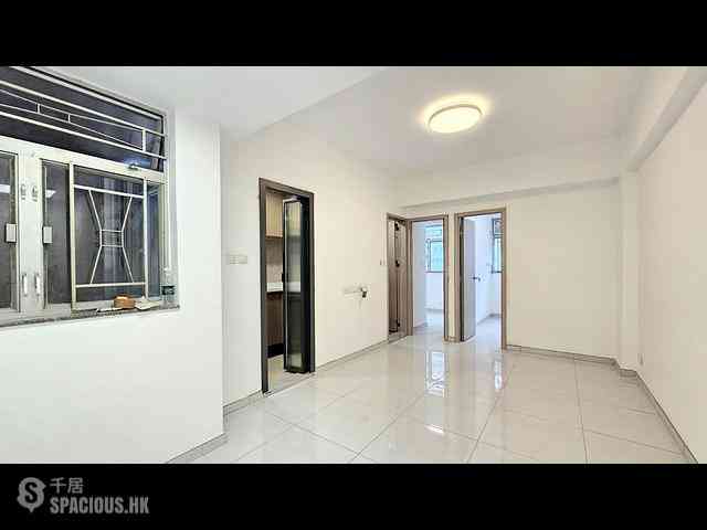 Wan Chai - Kwong Tak Mansion 01