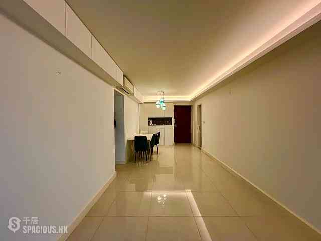 Tung Chung - Coastal Skyline Phase 3 La Rossa 01