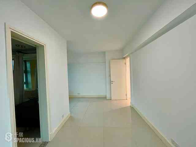 Tung Chung - Coastal Skyline Phase 3 La Rossa 05