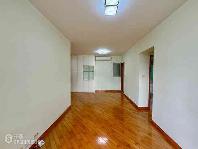 Tung Chung - Coastal Skyline Phase 3 La Rossa 01