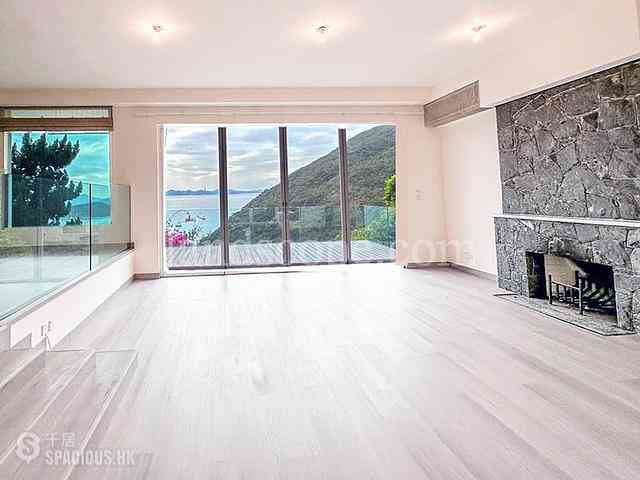 Chung Hom Kok - Horizon Ridge 01