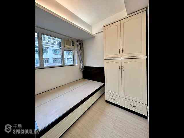 Wan Chai - Cheong Ip Building 03