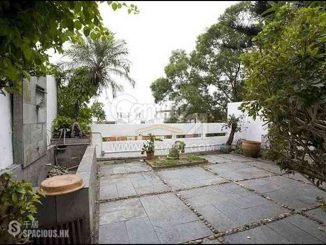 Chung Hom Kok - Cape Court 03