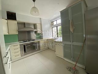 Chung Hom Kok - Cape Court 07