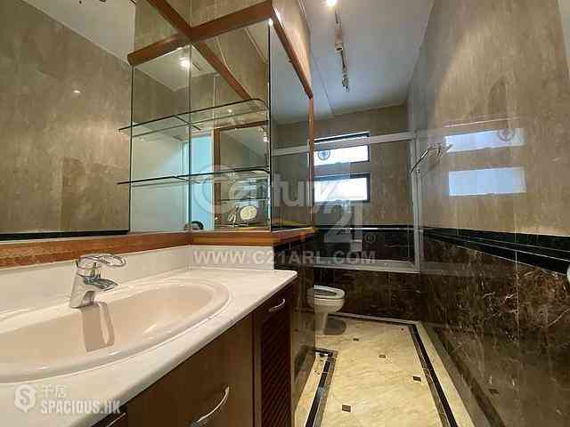 Chung Hom Kok - Cape Court 15