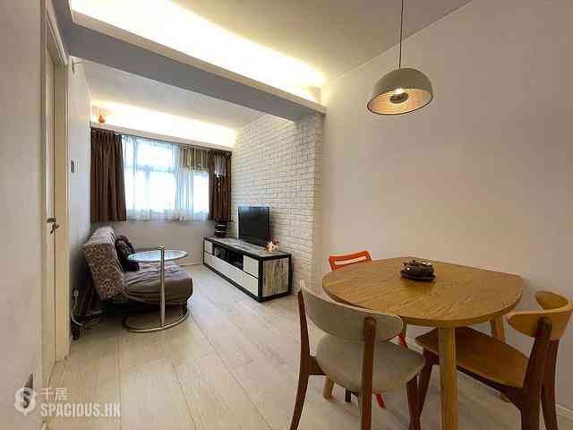 North Point - Kar On House 01