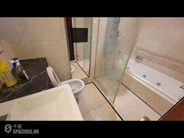 Tai Kok Tsui - One Silversea Tower 2 06