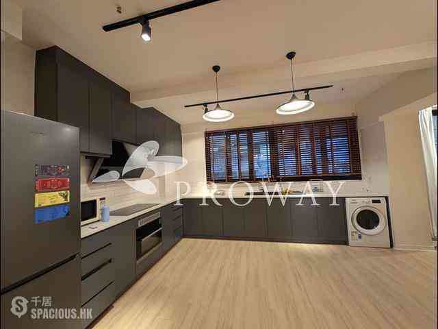 Sai Ying Pun - Tin Hing Building 02