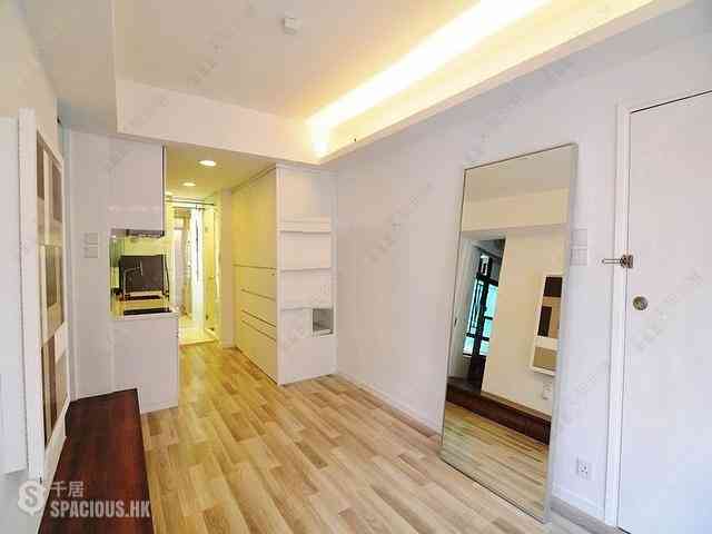 Mid Levels Central - Good View Court 01