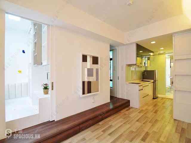 Mid Levels Central - Good View Court 03