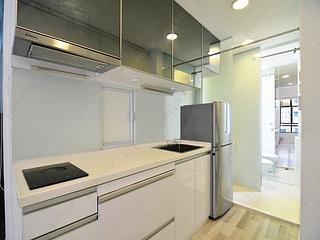 Mid Levels Central - Good View Court 04