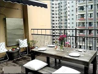 Mid Levels Central - Good View Court 02