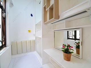 Mid Levels Central - Good View Court 07