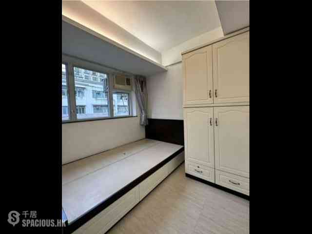 Wan Chai - Cheong Ip Building 04