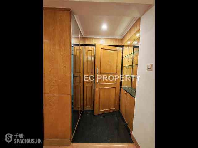 Wan Chai - Man Tung Building 08