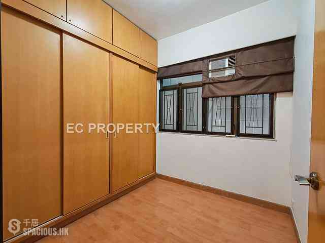 Wan Chai - Man Tung Building 04