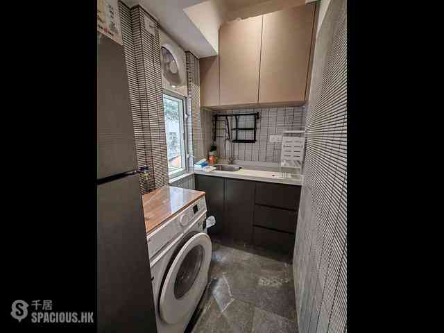 Sai Ying Pun - 2-4, Chung Ching Street 07