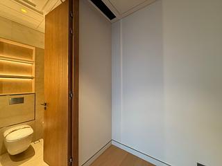 Mid Levels West - The Legacy Phase 2 Tower 1 14