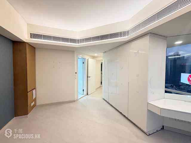 Wan Chai - Convention Plaza Apartments 01