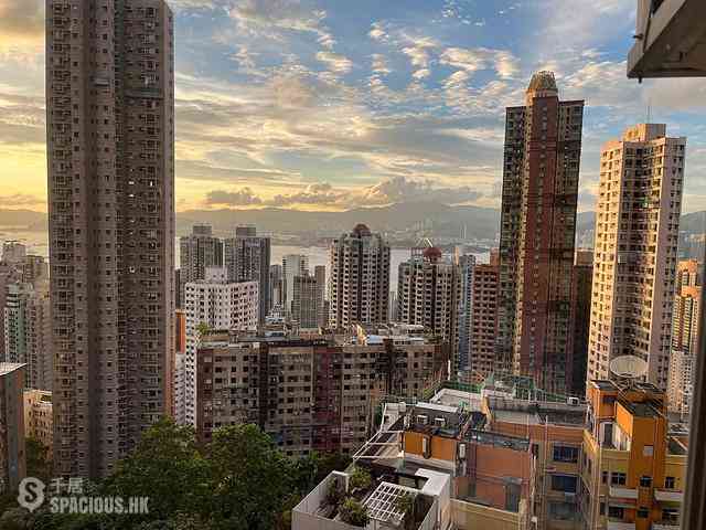 Mid Levels West - Realty Gardens 01